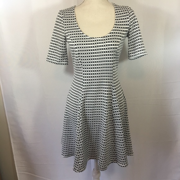 ASOS Dresses & Skirts - ASOS Size 4 Black & White Stretch Skater Dress